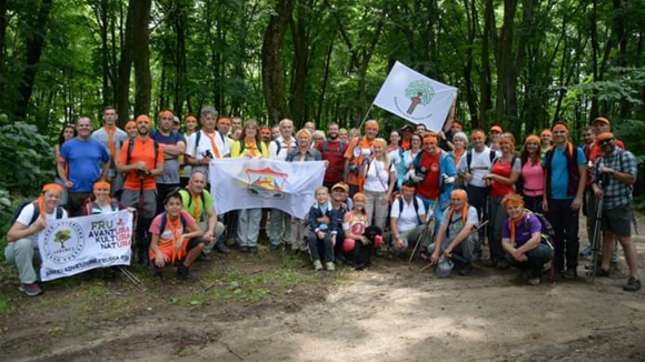 Održana je prva protestna šetnja za šumu Pokreta „Odbranimo šume Fruške gore“